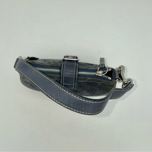Coach Vintage women’s Soho buckle mini baguette shoulder bag blue suede leather - Picture 9 of 9